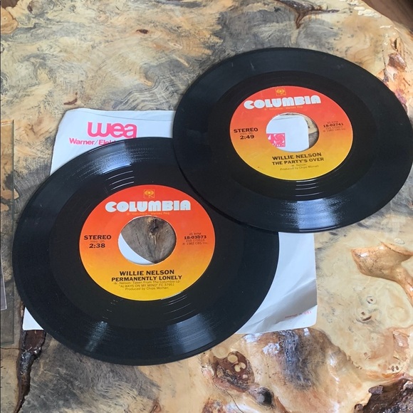 Willie Nelson Vinyl Record Collection - Black and Orange - Picture 2 of 6